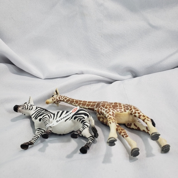 Schleich PVC Figures Giraffe Zebra Realistic Safari Female - Picture 7 of 11